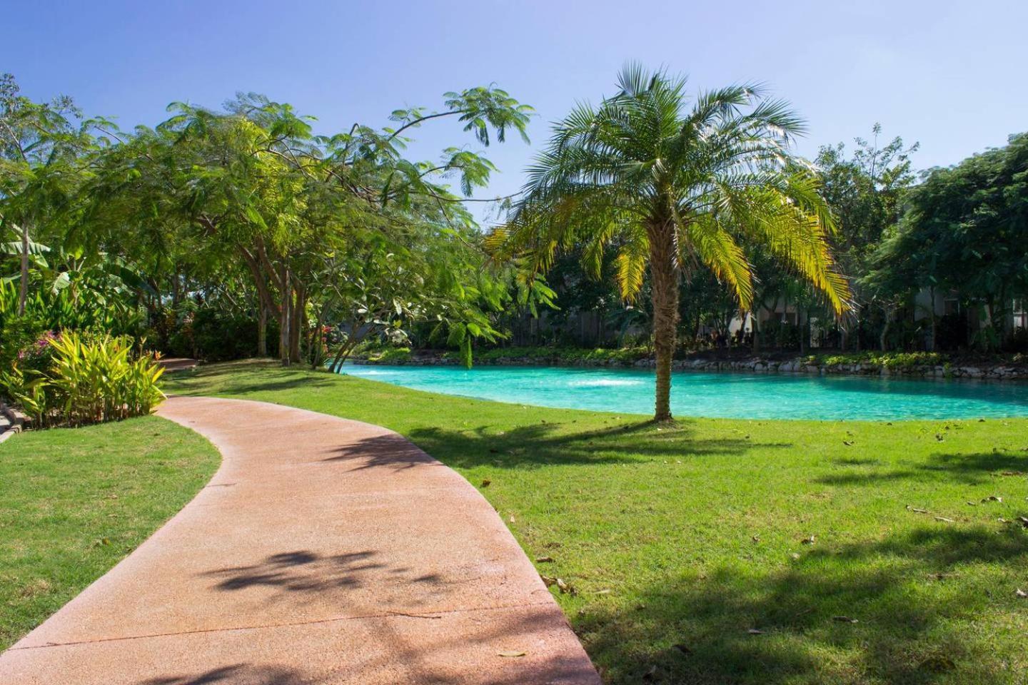Modern House Surrounded By Nature Merida Bagian luar foto